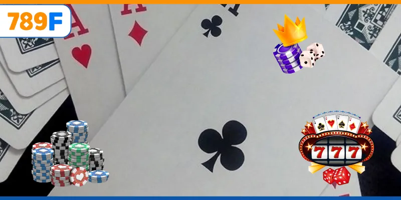 Các lá bài được so sánh tạo nên chiến thắng đầy kịch tính