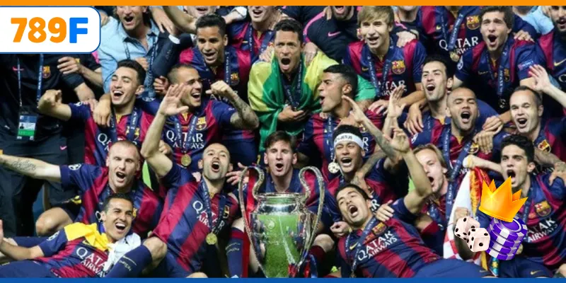 Lewandowski và các đồng đội tạo nên những pha bóng ấn tượng.