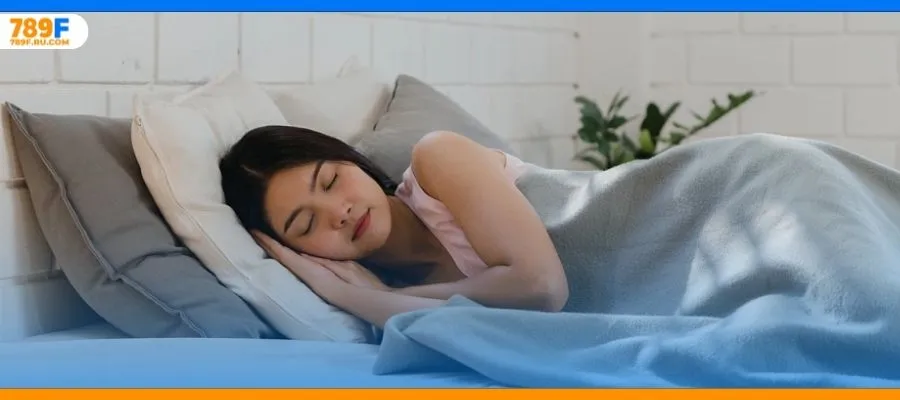 Điềm báo may mắn khi mơ thấy ong đốt